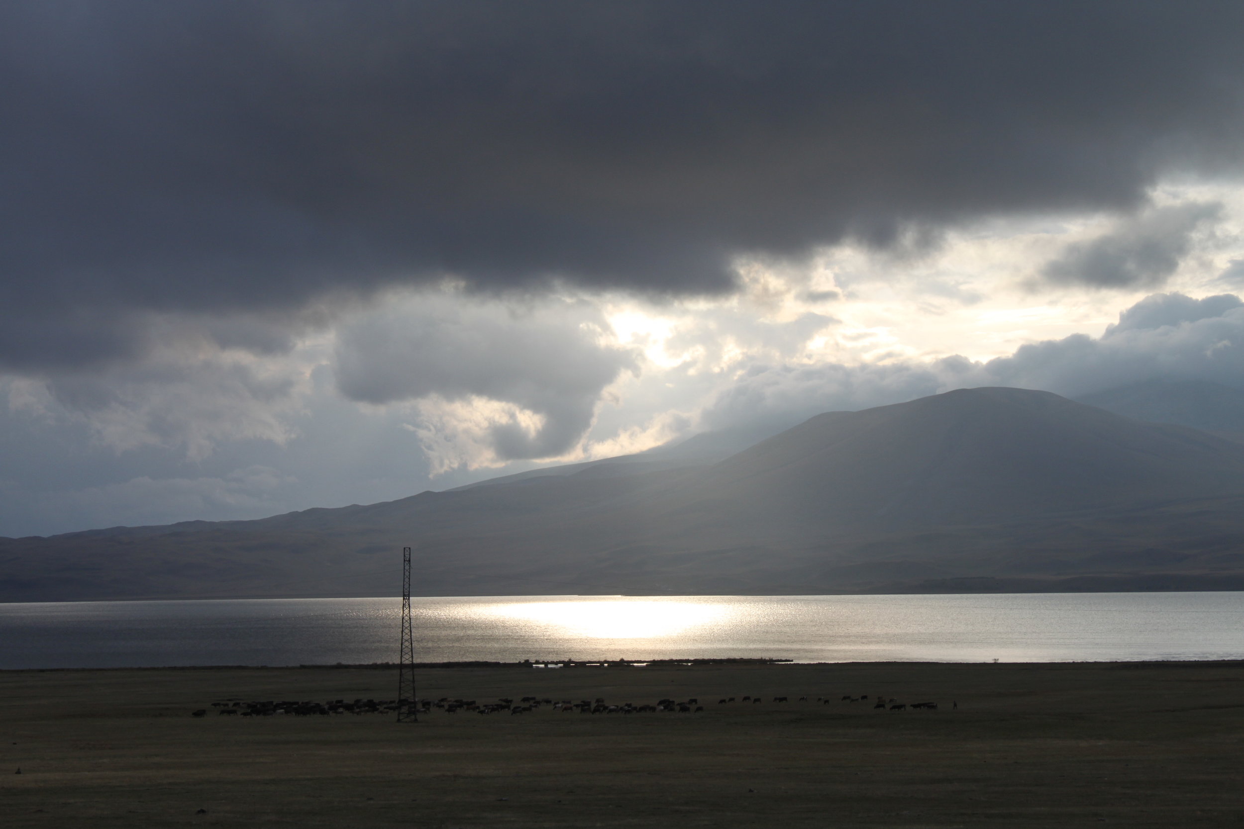 Грузия, кавказ, закавказье, армения, река, сплав, туризм, памятник архитектуры, памятник истории, озеро, кура, паравани, самцхе, джавахетия, . Ozero Paravani Friend In Georgia