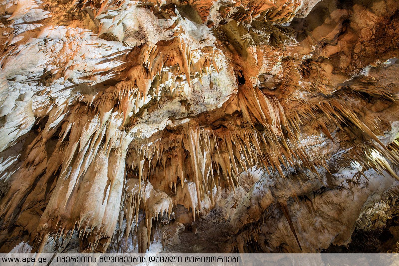 Скафандры экипажа прометея сделаны очень странным образом: Peshera Prometeya Chto Vas Zdes Zhdet Friend In Georgia