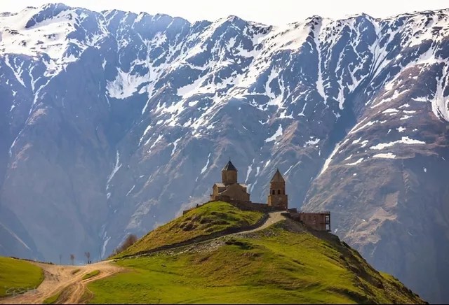 Photo Тур в грузию — тбилиси, мцхета, казбеги на 5 дней. Mountain Tour In Kazbegi Tbilisitraveler